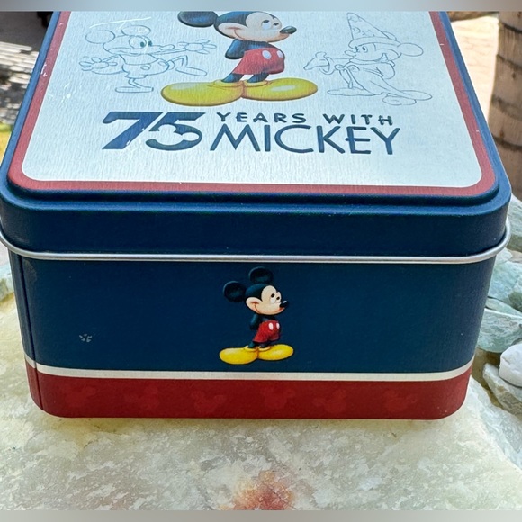 A Collectible Commemorative 75th Anniversary of the Creation of Mickey Watch - Picture 8 of 15